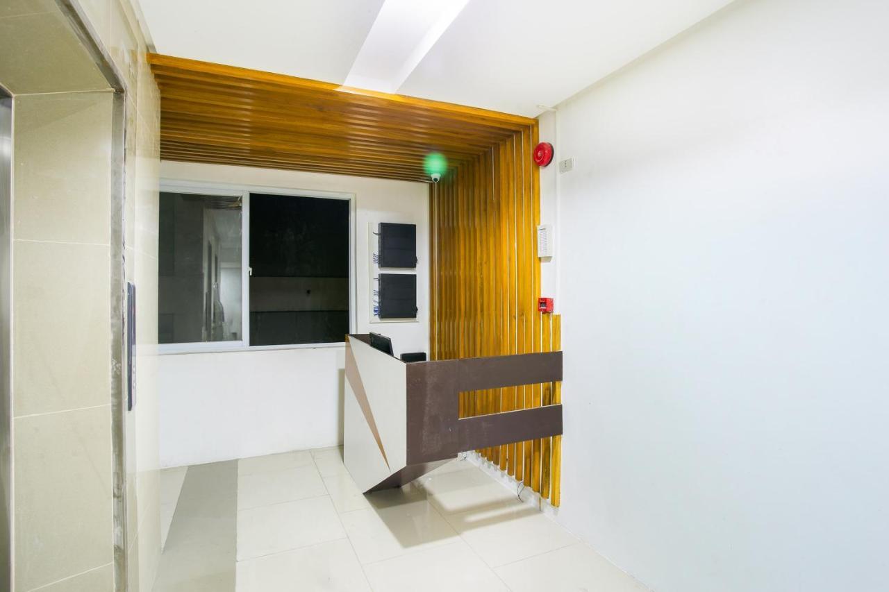 Oyo 505 Jardin Suites Manila Eksteriør billede